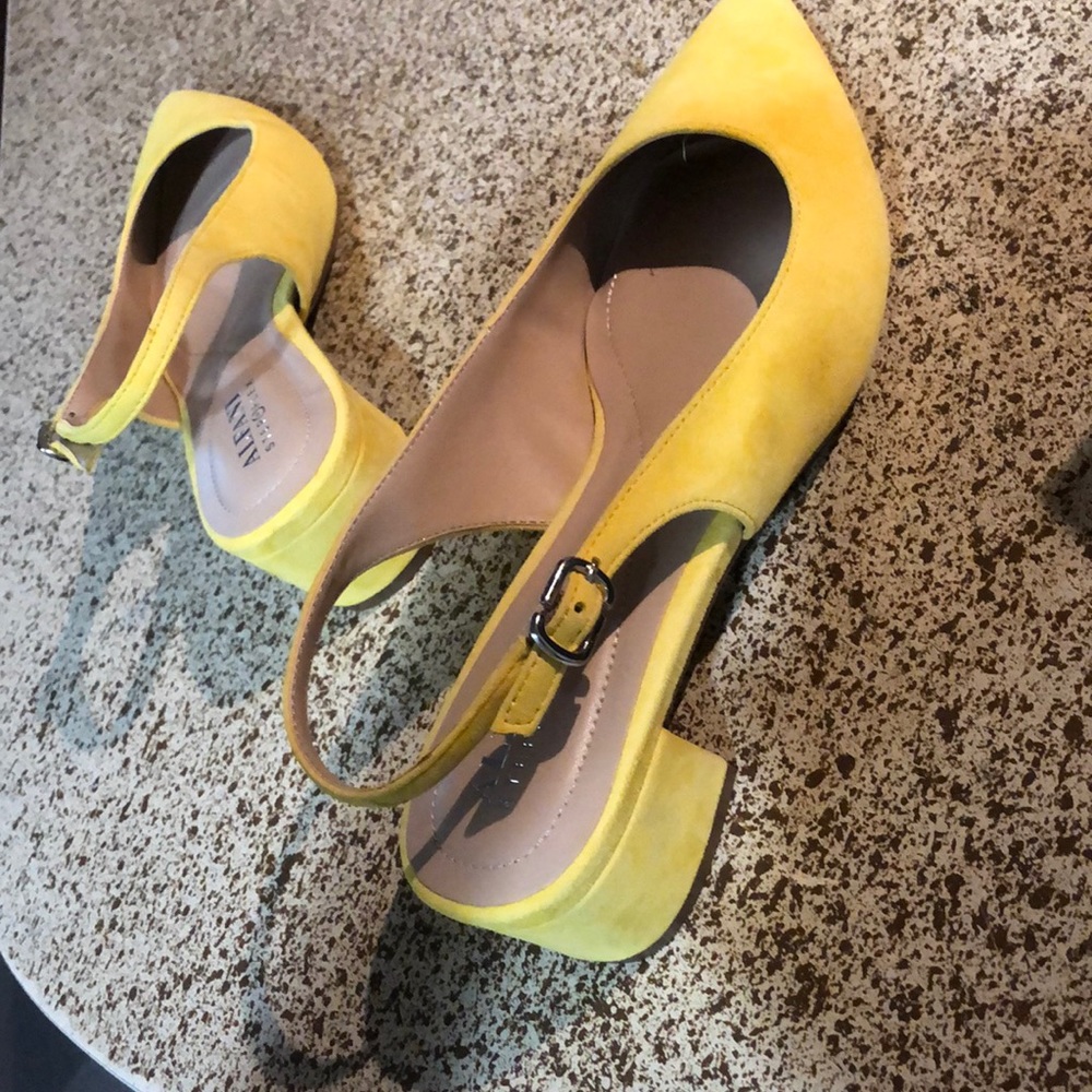 Shoes - Picture 3 of 3